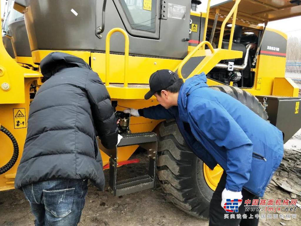 战春时 | 10台厦工XG931HL装载机在吉林德惠成功交付