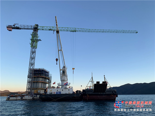 “綠巨人”傲立亞得裏亞海 中聯重科建築起重機械助建克羅地亞“統一之橋”