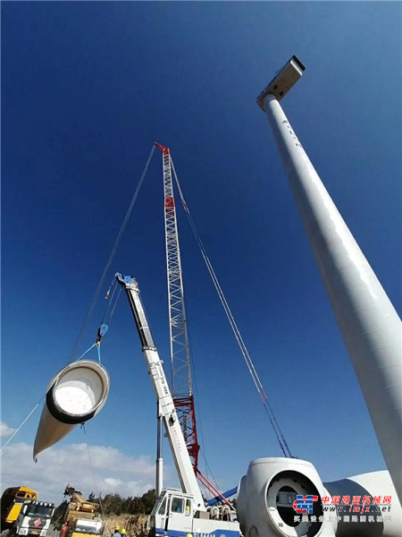 中聯重科助力西南首台最大單機風機成功吊裝 創國內超100米“分體吊裝”先河
