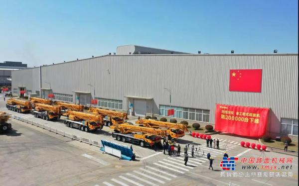 實拍！來徐州起重機智能工廠，體驗一塊鋼板的奇幻旅程