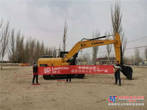 战疫情 抢春时 | 200余台柳工设备保边疆