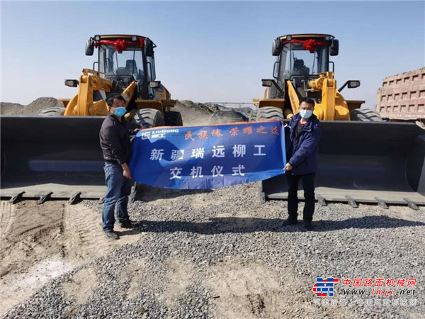 战疫情 抢春时 | 200余台柳工设备保边疆