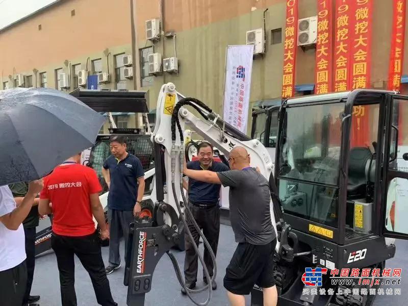 山猫微挖，有这三条就“购”了！