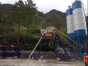 山推建友搅拌站参与怒江美丽公路项目建设