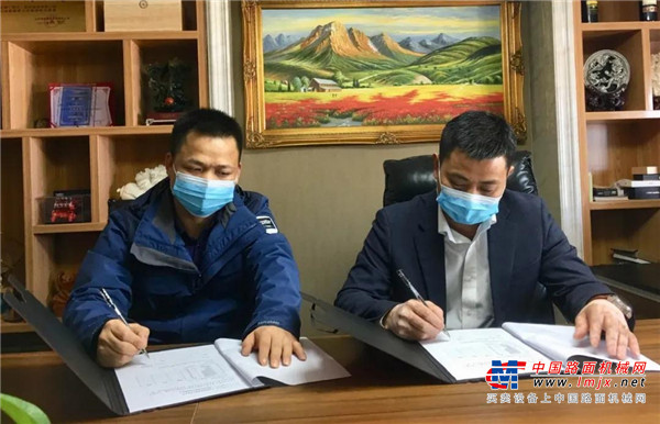 武汉加油！山河智能武汉传关爱