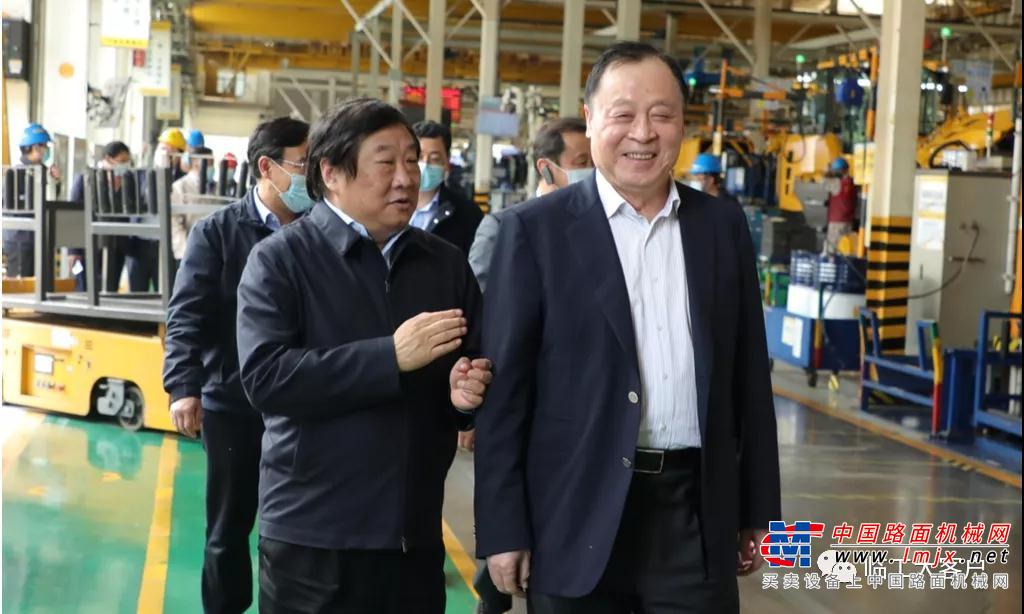 山东重工集团董事长谭旭光到山东临工访问交流
