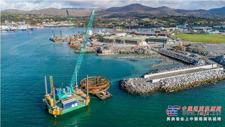 神鋼履帶式起重機助力愛爾蘭港口擴建項目