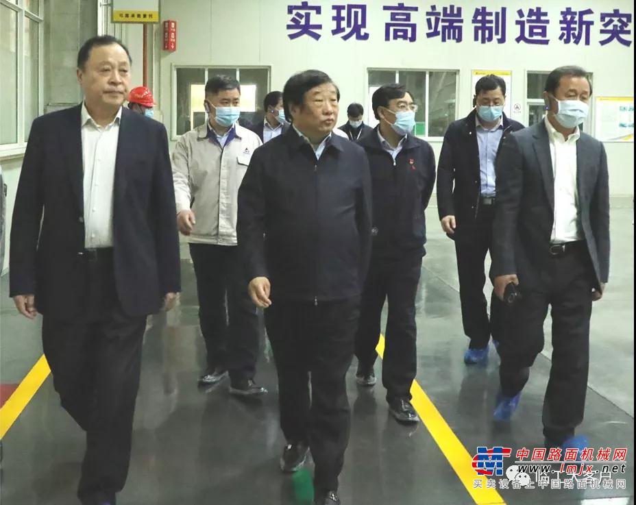 山东重工集团董事长谭旭光到山东临工访问交流