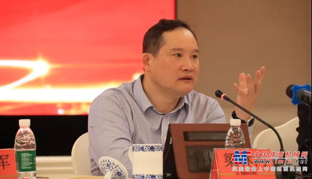 势不可挡，三一重卡4月抢购斩获3699台订单，朱宏版更是两天不到爆销2001台