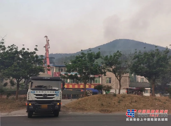 全城危在旦夕时！三一泵车“筑起烈火无法逾越的钢铁长城”