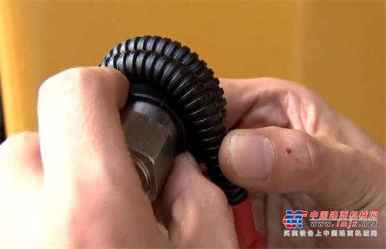 厦工郑龙枝：坚守初心使命，铸就匠人匠心