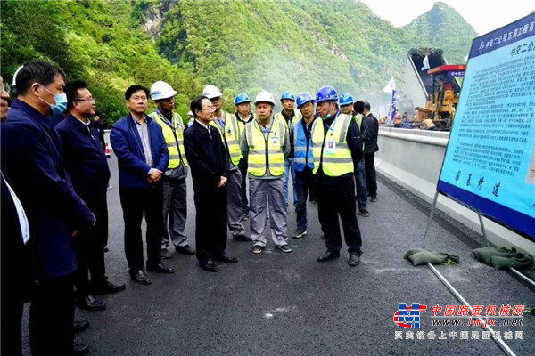 中大机械：陕西省交通运输厅厅长杨育生一行赴安岚高速路面项目检查指导工作