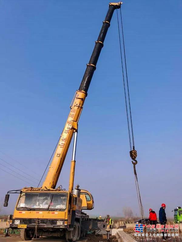 后疫情时代，徐工起重机在多地按下交通建设“快进键”