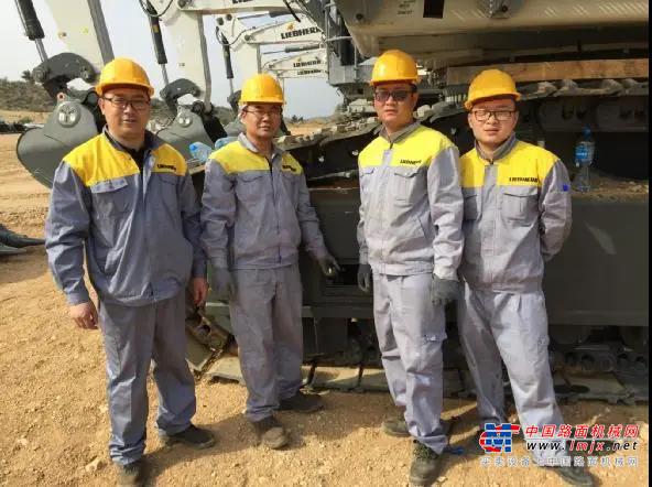利勃海尔28台R 9100B运抵塔尔煤矿开始组装