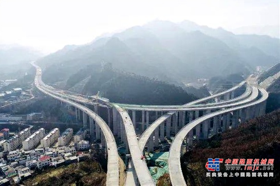 最长隧道“最短”工期！徐工凿岩台车助力伏牛山隧道顺利洞通