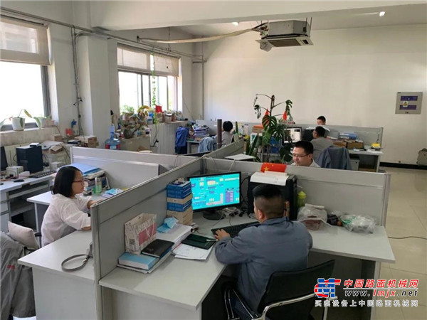 红五月——中交西筑劳动竞赛技术系统你追我赶忙研发