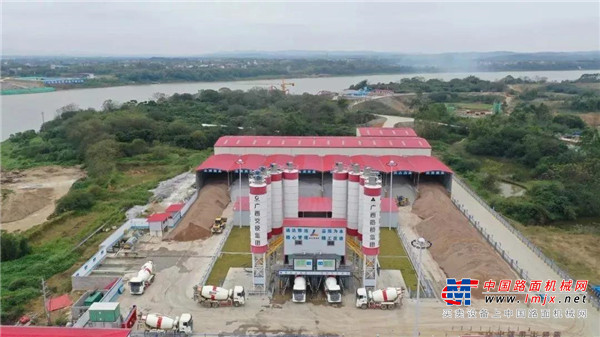 南方路机商混搅拌设备助力“世界第一拱”广西平南三桥建设