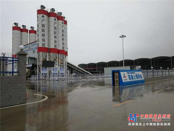 南方路机商混搅拌设备助力“世界第一拱”广西平南三桥建设