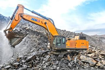 金色战甲 效率能手丨徐工XE950D矿用挖掘机成客户“新宠”