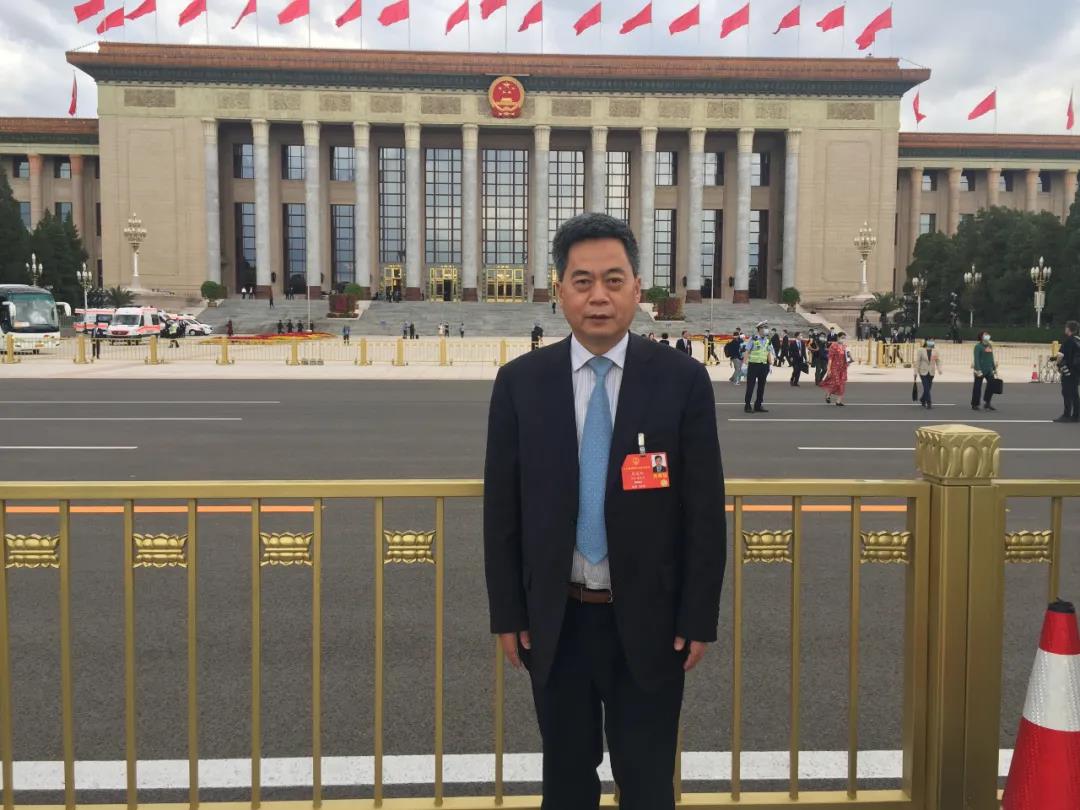 全国人大代表、华菱星马董事长刘汉如：倡导多种能源形式 减少石油依赖
