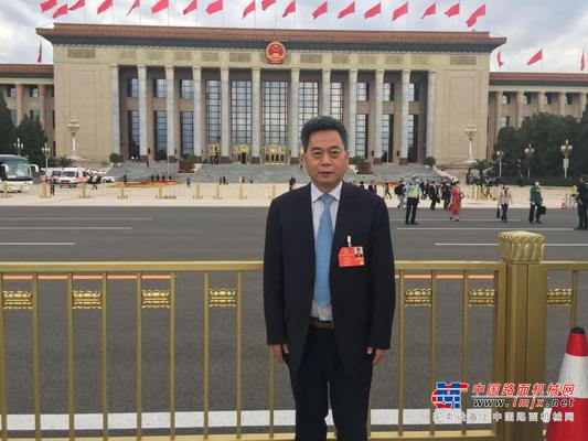 全国人大代表、华菱星马董事长刘汉如：倡导多种能源形式 减少石油依赖