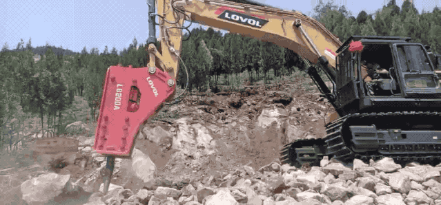 雷沃FR560E2-HD挖掘机|张总说“强悍，真没有边界，偏爱这款矿山霸主”
