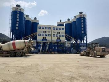 山推建友设备助力田西高速建设