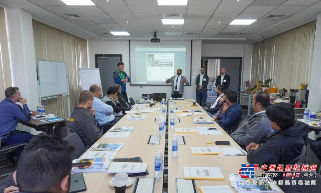 利勃海尔起重机培训研讨会在沙特阿拉伯举行-培训是确保起重机高效运行的重要因素