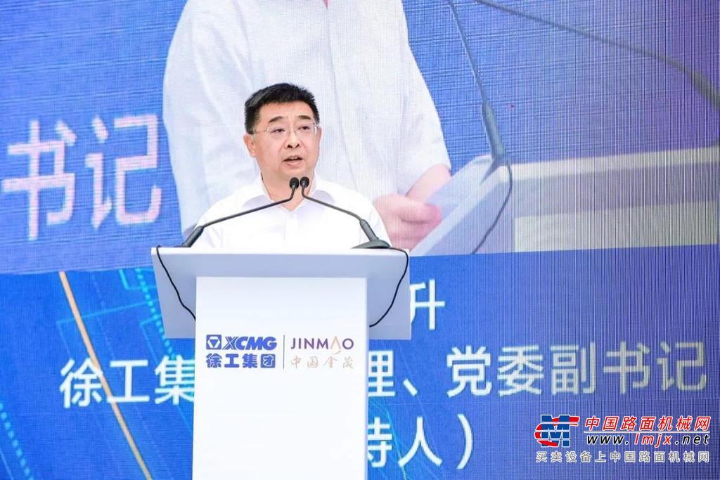 	创新的产品阵容、前沿的高端对话、成套化的解决方案……充分展示着徐工布局新能源汽车及基础配套设施的壮志雄心与突破性实践。