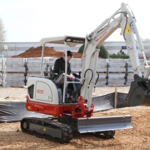 【海外新品】竹内美国公司推出新型TB225挖掘机