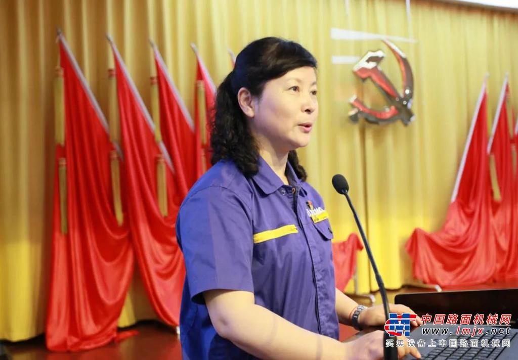 6月30日下午，铲运事业部“庆祝中国共产党成立99周年暨总结表彰大会”胜利召开，事业部领导班子、优秀集体和个人代表、党员代表、职工代表等参加了会议。