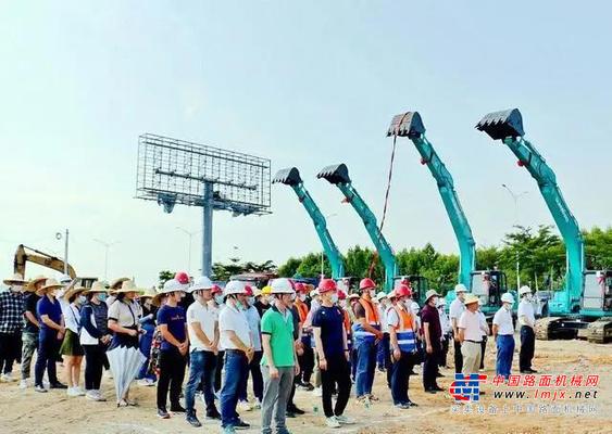 山河智能全球服务万里行誓师出征