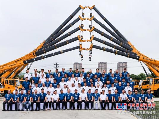 “凝心聚力，创见未来”，安徽柳工经销商半年会顺利召开
