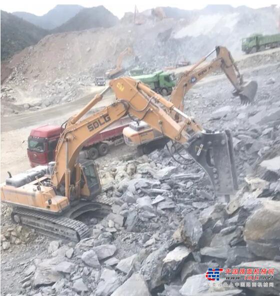 	背靠大树好乘凉，刘行决定买E6500F挖掘机