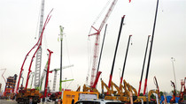 新老基建景气诱人 工程机械巨头频出大手笔
