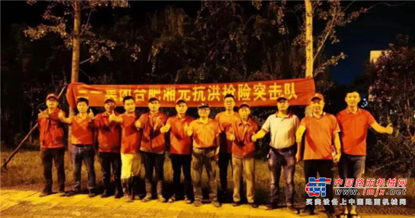 抗洪最前线丨航拍三一合肥突击队72小时筑起“镇洪堤”