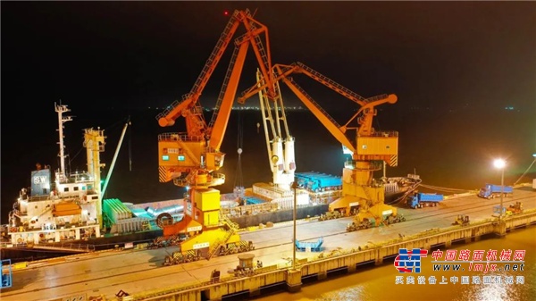 千米“长龙”跨江越海 徐工超亿元设备扬帆“海上丝绸之路”