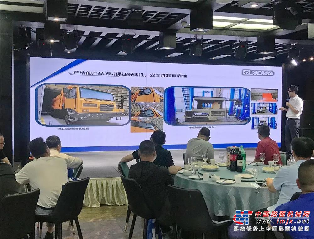 针对外部市场激烈的竞争环境，徐工汽车坚定信心、正视挑战，在“危机”中寻求新机遇，通过灵活运用多种销售模式扩大市场布局。为了更好的服务新疆地区的客户，公司在新疆建立了乌鲁木齐分公司，直营公司的建立可以让服务备件前移，更好地做好后市场工作，让客户真正“开的放心，用的舒心”。