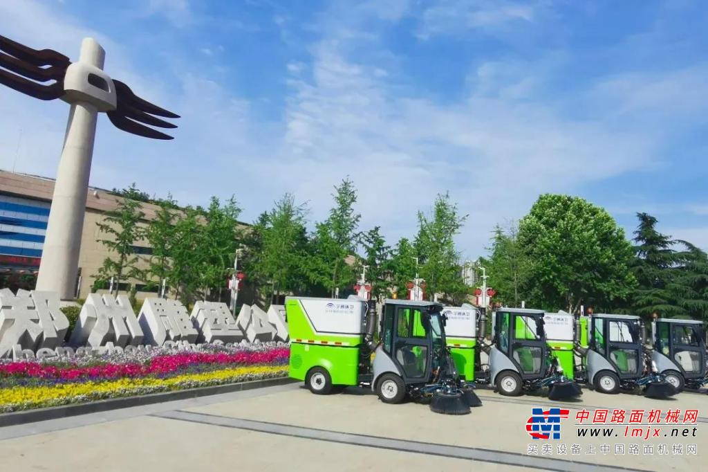 提升精準化作業水平，北京再次引入宇通環衛純電動掃路機