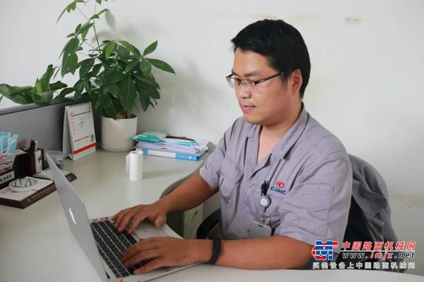 注重实践 做华菱星马高技能人才 ——记集团优秀共产党员发动机分公司机加工车间副主任鲁文章