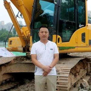 1年6台山推挖掘机，他在杭州临平开启创富人生