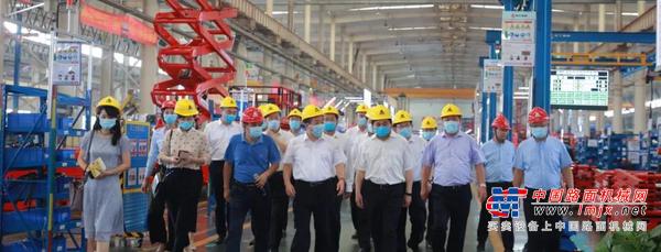 山东省常委、济南市委书记孙立成莅临临工重机调研、指导工作