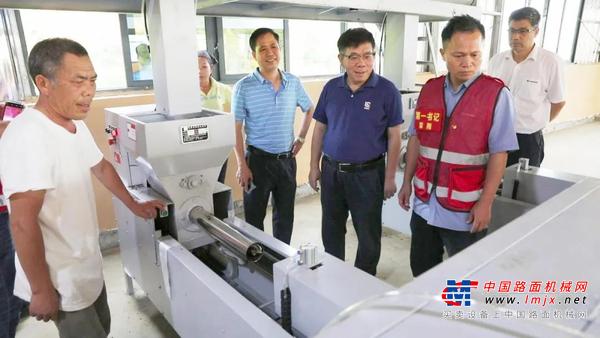 柳工机械:决胜全面小康 曾光安支招定点帮扶村