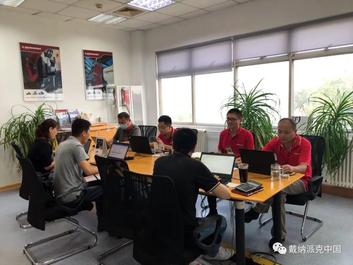 戴納派克：有一種服務 叫戰斗值班