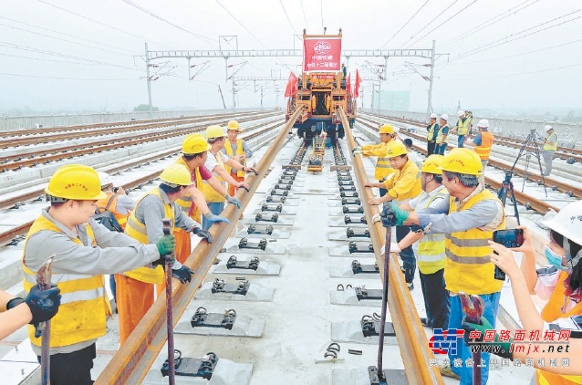 京雄城际铁路全线轨道贯通 预计今年年底开通运营