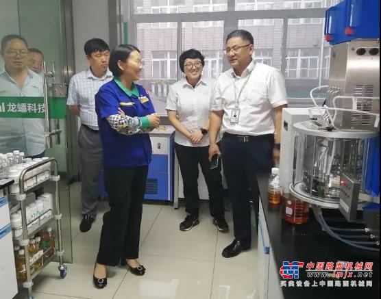 公司纪委以作风建设为抓手，全过程参与，聚焦形式主义、官僚主义的集中整治，推动活动落实落细，形成9个小组的走访报告，督促走访干部立足职能发挥，形成17份工作反思，逐项推动整改提升落地，真正实现转作风、树形象、立口碑的目的。