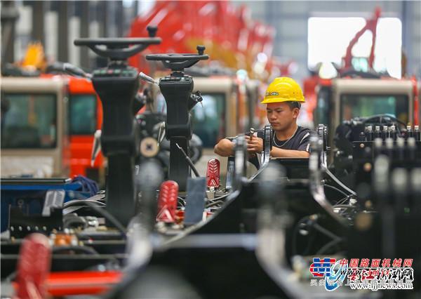 上半年迎“小阳春” 工程机械加速回暖