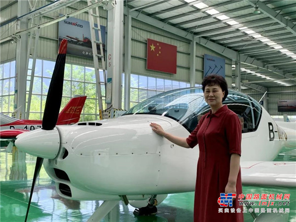 黄兰香表示，山河科技在国内载人轻型飞机和工业无人机战略布局方面已取得的成绩，值得大家学习，很赞！希望企业奋力发展，做大做强，作出新的更大的贡献。