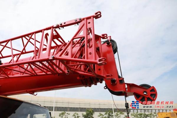 三一STC800E5│这台实力爆表的80吨，你还能忍住不看？