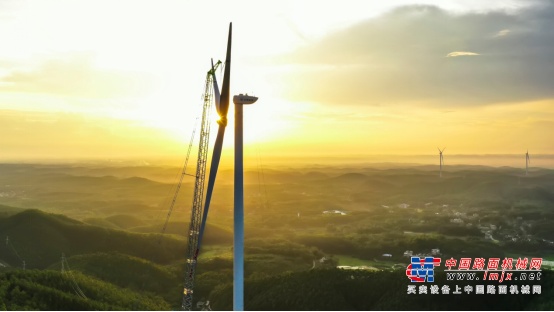 140米！中联“风之子” 再创国内山地风电吊装新纪录